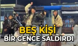 5 kişinin bir gence tekmeli yumruklu saldırısı kamerada