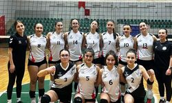 Voleybolcu kızlar sahadan galibiyetle ayrıldı