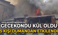 3 ailenin yaşadığı gecekondu alevlere teslim oldu: 2'si çocuk 5 kişi dumandan etkilendi