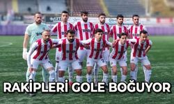 Rakipleri gole boğuyor