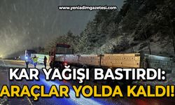 Yoğun kar yağışı: Araçlar yolda mahsur kaldı