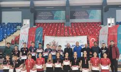 Badmintonda şampiyonlar belli oldu