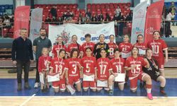 Genç kızlar futsalda şampiyon Spor Lisesi oldu