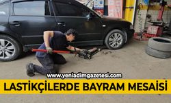 Kış lastiği değişimi ile bayram hazırlığı birleşince lastikçiler yoğun mesai harcıyor