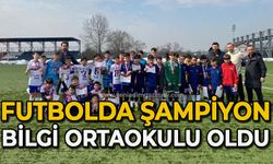 Futbolda şampiyon Bilgi Ortaokulu oldu