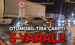 Otomobil tıra çarptı: 5 yaralı