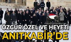 CHP lideri Özgür Özel ve beraberindeki heyet Anıtkabir'i ziyaret etti