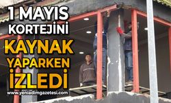 Zonguldak'ta işçiler 1 Mayıs kortejini demir kaynağı yaparken izledi