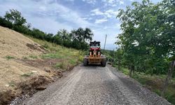 Malzemeli yol bakım çalışmaları sürüyor