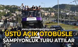 Üstü açık otobüsle şampiyonluk turu attılar