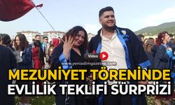 Mezuniyet töreninde evlilik teklifi sürprizi