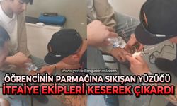 Öğrencinin parmağına sıkışan yüzüğü itfaiye ekipleri keserek çıkardı