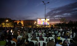 Açık hava sinema keyfi başladı