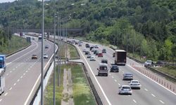 Erkenden yola çıkan tatilciler akıcı yoğunluk oluşturuyor