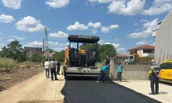 İki mahallede asfalt çalışması