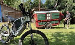 Kendi yaptığı karavan ile dünya turuna çıktı