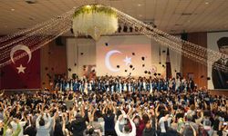 Üniversite mezunlarını geleceğe uğurladı