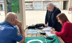 Farkındalık standına vatandaşlardan ilgi
