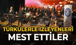 Türkülerle izleyenleri mest ettiler