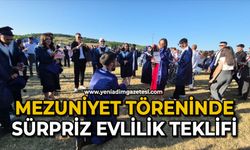 Mezuniyet töreninde sürpriz evlilik teklifi