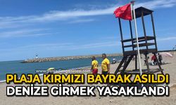 Plaja kırmızı bayrak asıldı denize girmek yasaklandı