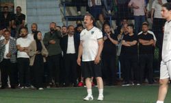 Ağıralioğlu, halı sahada maç yaptı, ortaya renkli görüntüler çıktı