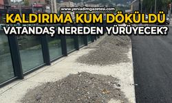 Kaldırıma kum döktüler: Vatandaş nereden yürüsün?