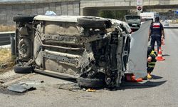 Kastamonu’da hafif ticari araç yan yattı: 2 yaralı