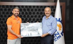 Başarılı karatecilerden Başkan Büyükgöz’e ziyaret