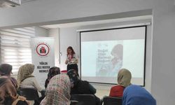 Kursiyerlere normal doğum semineri anlatıldı