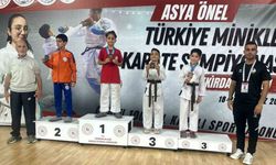 Minik karateciler Türkiye şampiyonasında altın ve bronz madalya aldı