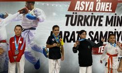 Minikler karate madalya ile döndü