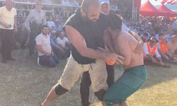Pehlivan rakibini karıştırdı, er meydanı kahkahaya boğuldu