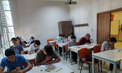 Üniversite hayali kuran gençlere destek