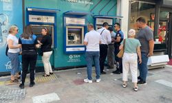Polisler, dolandırıcılığa karşı bilgilendiriyor