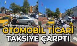 Otomobil ticari taksiye çarptı