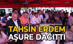 Tahsin Erdem aşure dağıttı