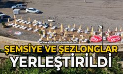 Şemsiye ve şezlonglar yerleştirildi