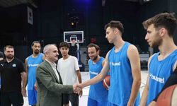Başkan Çiftçi’den, basketbol takımına sezon öncesi ziyaret