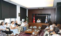 Başkan Zinnur Büyükgöz, YKS’de ilk bine giren öğrencileri ağırladı