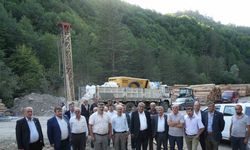 Köylülerden içme suyu için sondaj çalışması yapan belediyeye tepki!