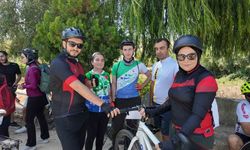 Tandem bisikletlerle umuda pedal çevirdiler