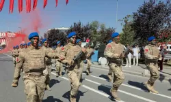 Komandoların gösterisi coşkuyla izlendi