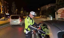 Ara sokaklarda da polis ekipleri denetimlerini sürdürüyor