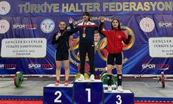 Yağmur Melek Şahin, halterde Türkiye ikincisi oldu