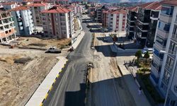 Yol ve kaldırım çalışması devam ediyor