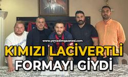 Kımızı Lacivertli formayı giydi