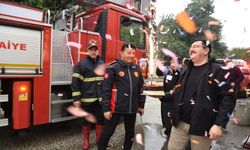 Yangın ihbarına giden itfaiyecileri pastayla karşıladılar