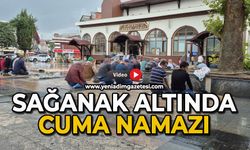 Sağanak altında cuma namazı