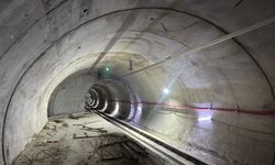 4 kişiye mezar olan binanın yakınından geçen metro hattının içi görüntülendi